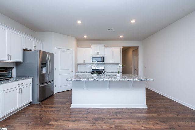 1924 Hunters Run Circle, Woodruff, SC 29388