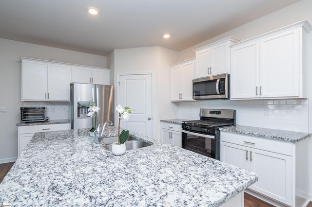 1924 Hunters Run Circle, Woodruff, SC 29388