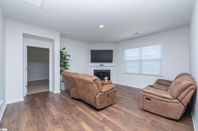 1924 Hunters Run Circle, Woodruff, SC 29388