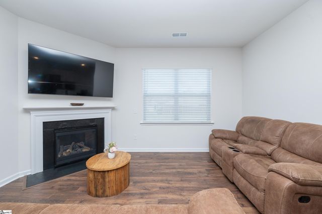 1924 Hunters Run Circle, Woodruff, SC 29388
