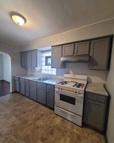 2734 Cleveland Street, Hammond, IN 46323