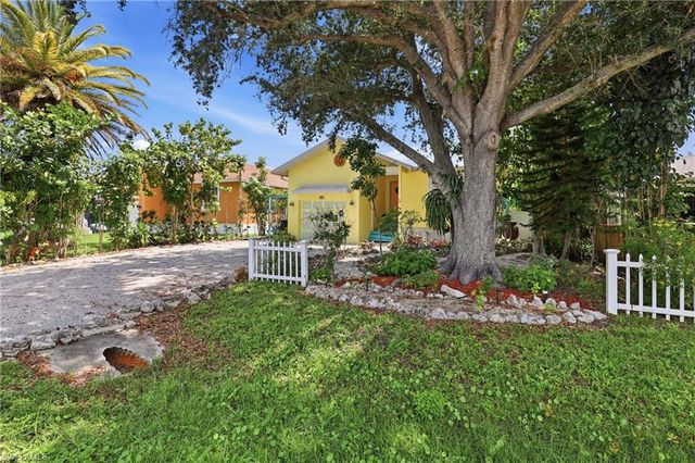 224 Benson ST, Naples, FL 34113