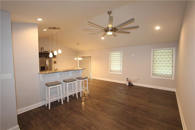 1003 Laurel Hill Dr, West Homestead, PA 15120