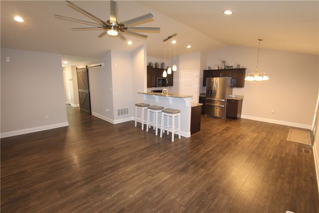 1003 Laurel Hill Dr, West Homestead, PA 15120