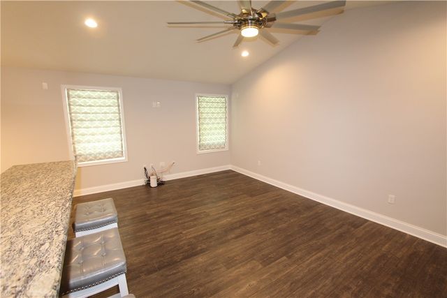 1003 Laurel Hill Dr, West Homestead, PA 15120