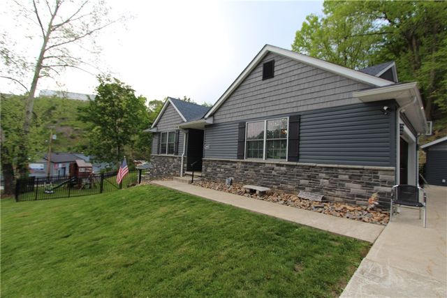 1003 Laurel Hill Dr, West Homestead, PA 15120