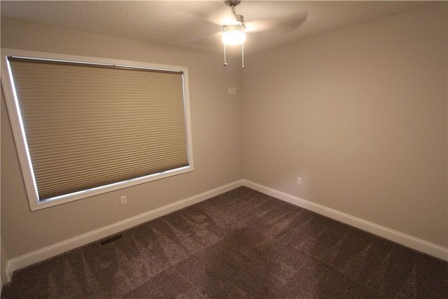 1003 Laurel Hill Dr, West Homestead, PA 15120