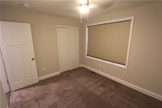 1003 Laurel Hill Dr, West Homestead, PA 15120