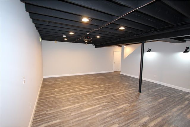 1003 Laurel Hill Dr, West Homestead, PA 15120