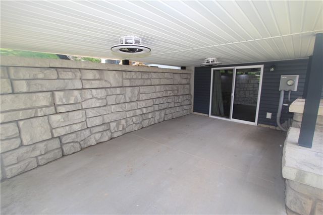 1003 Laurel Hill Dr, West Homestead, PA 15120