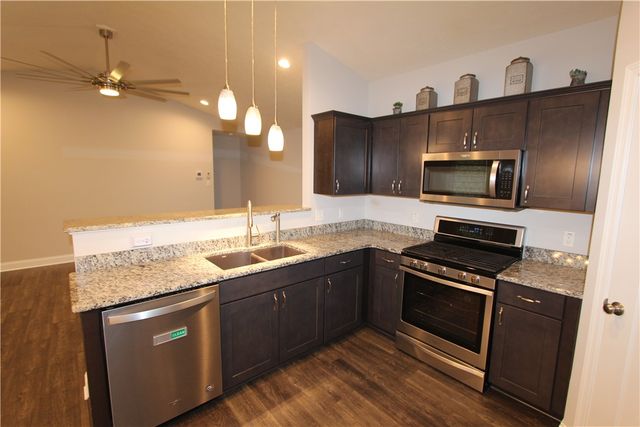 1003 Laurel Hill Dr, West Homestead, PA 15120
