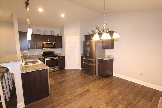 1003 Laurel Hill Dr, West Homestead, PA 15120