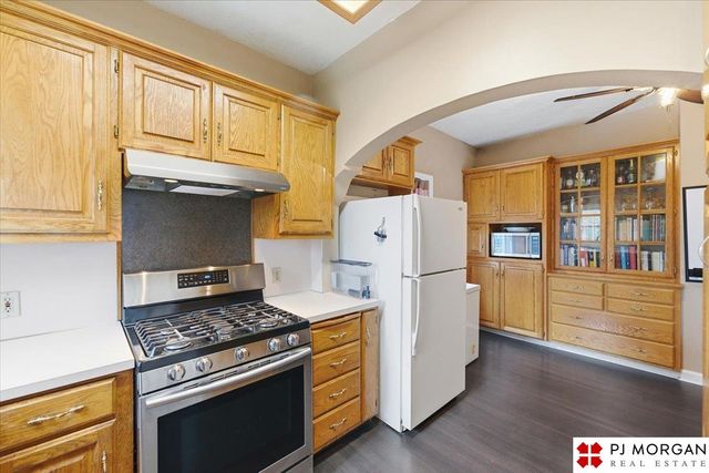 2806 S 33rd Street, Omaha, NE 68105