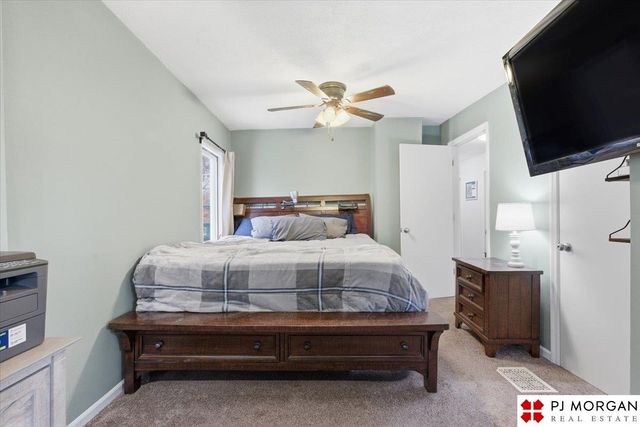 2806 S 33rd Street, Omaha, NE 68105