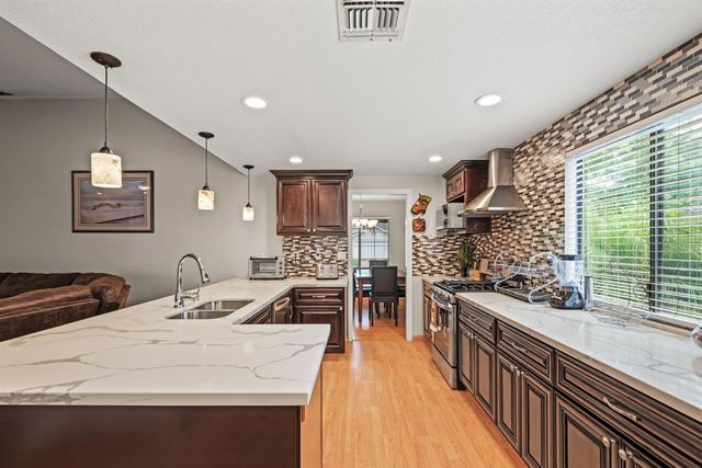 2022 Roaring Camp Dr, Gold River, CA 95670