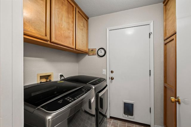 2022 Roaring Camp Dr, Gold River, CA 95670