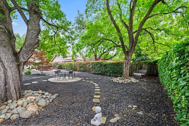 2022 Roaring Camp Dr, Gold River, CA 95670