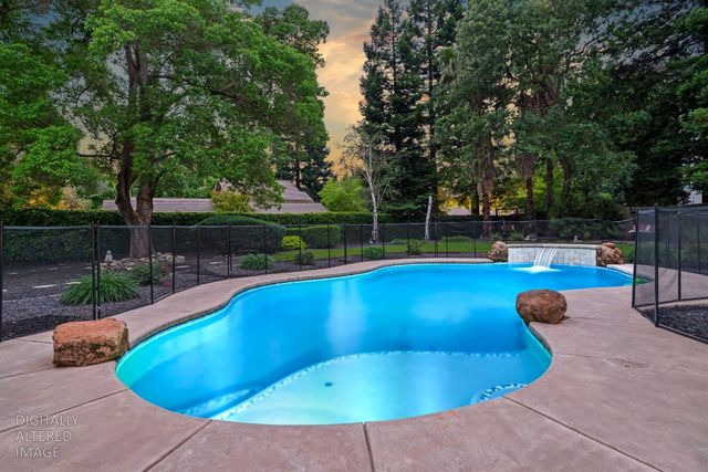 2022 Roaring Camp Dr, Gold River, CA 95670