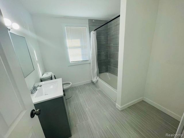 15822 Fairfield Street, Detroit, MI 48238