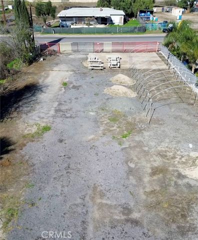 21321 Cajalco, Perris, CA 92570