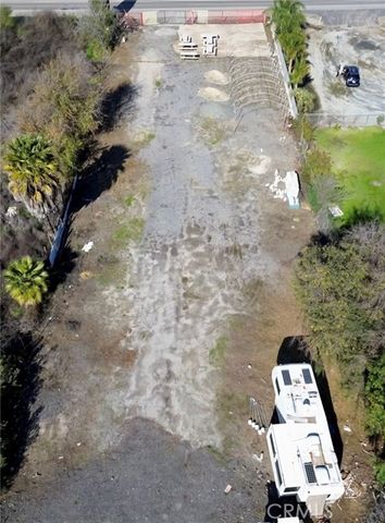 21321 Cajalco, Perris, CA 92570