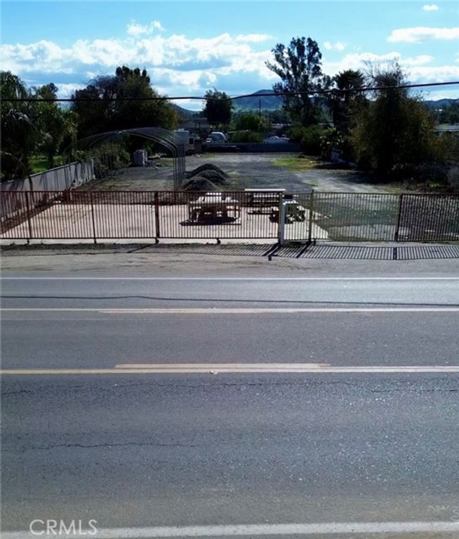 21321 Cajalco, Perris, CA 92570