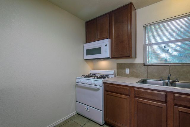 6810 Westover Street 9, Houston, TX 77087