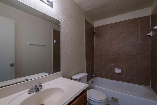 6810 Westover Street 9, Houston, TX 77087