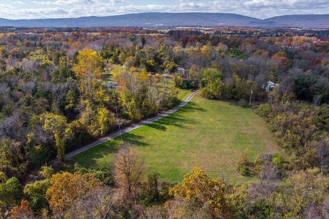 326 & 328 RUNNING PINE RD, Luray, VA 22835