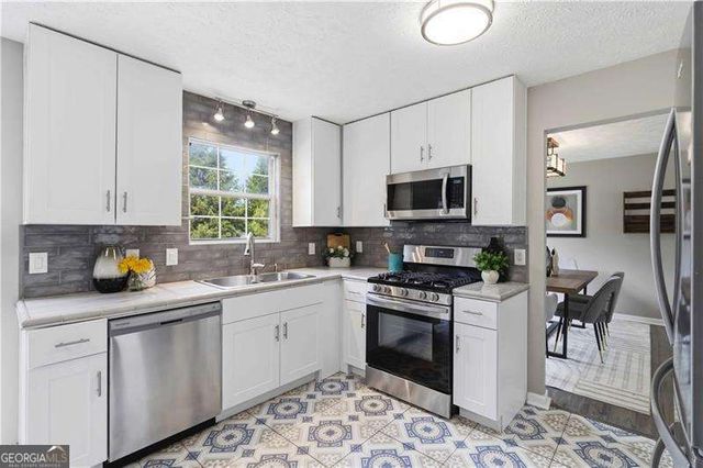 405 Plantation Way, Woodstock, GA 30188