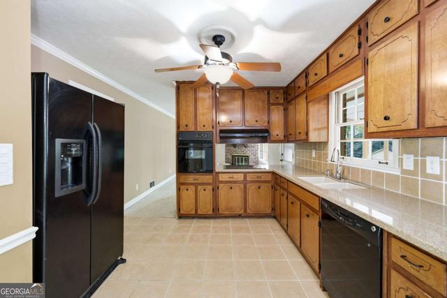 1407 Ridgewood Drive SW, Lilburn, GA 30047