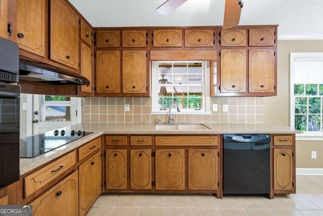 1407 Ridgewood Drive SW, Lilburn, GA 30047