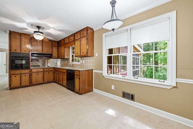 1407 Ridgewood Drive SW, Lilburn, GA 30047