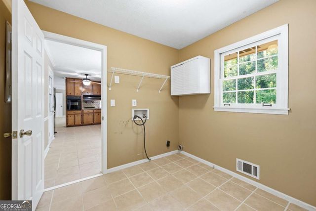 1407 Ridgewood Drive SW, Lilburn, GA 30047