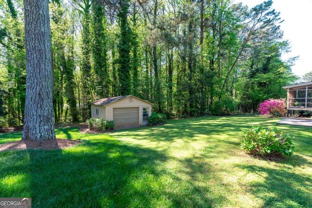 1407 Ridgewood Drive SW, Lilburn, GA 30047