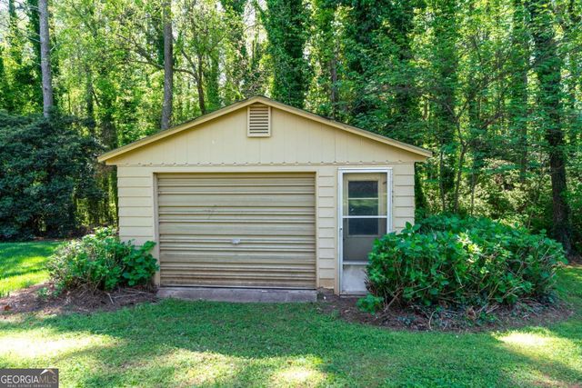 1407 Ridgewood Drive SW, Lilburn, GA 30047