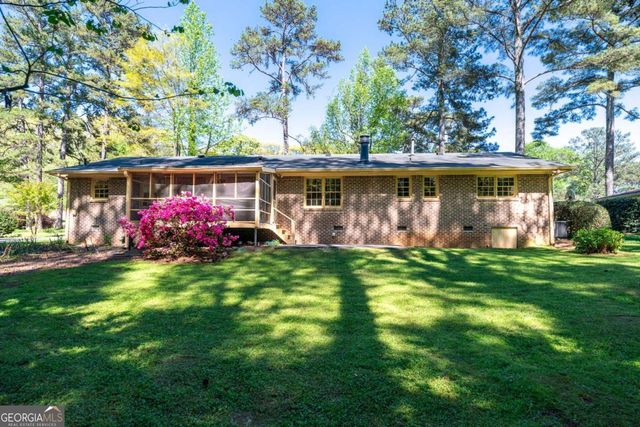 1407 Ridgewood Drive SW, Lilburn, GA 30047