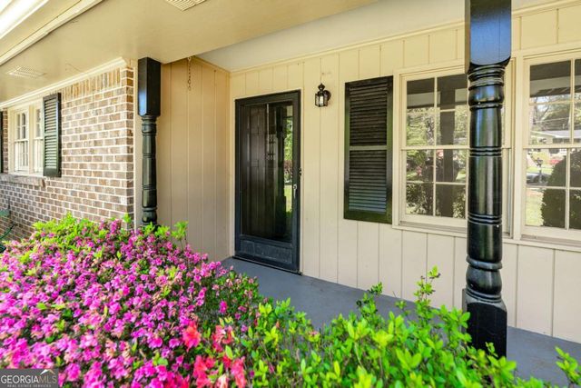 1407 Ridgewood Drive SW, Lilburn, GA 30047