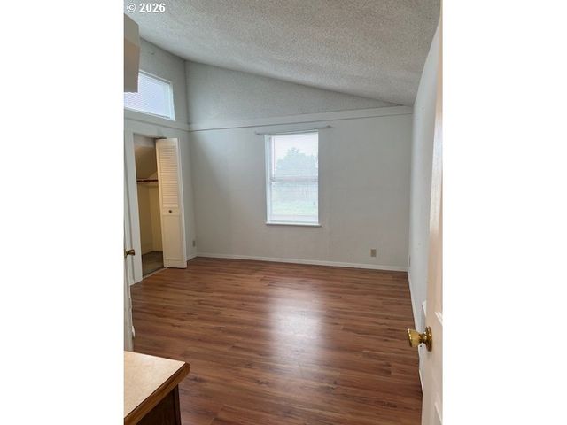 195 17TH St Se, Bandon, OR 97411