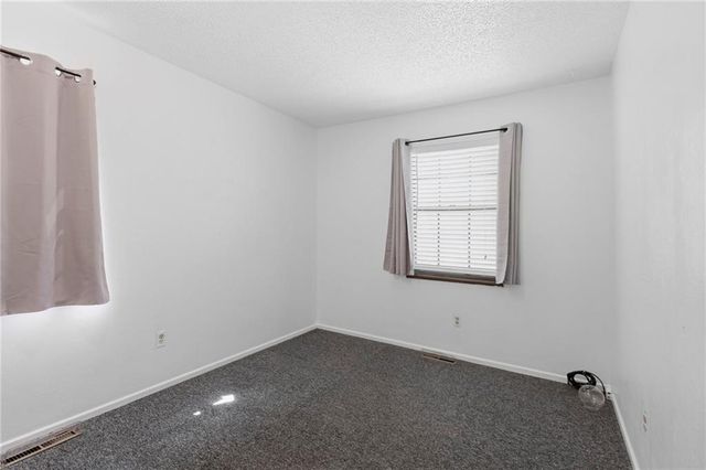 5212 NW Downing Street, Blue Springs, MO 64015