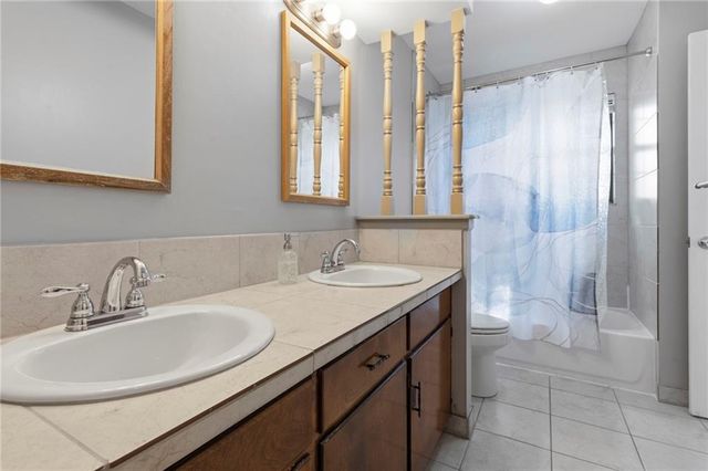 5212 NW Downing Street, Blue Springs, MO 64015