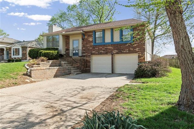 5212 NW Downing Street, Blue Springs, MO 64015