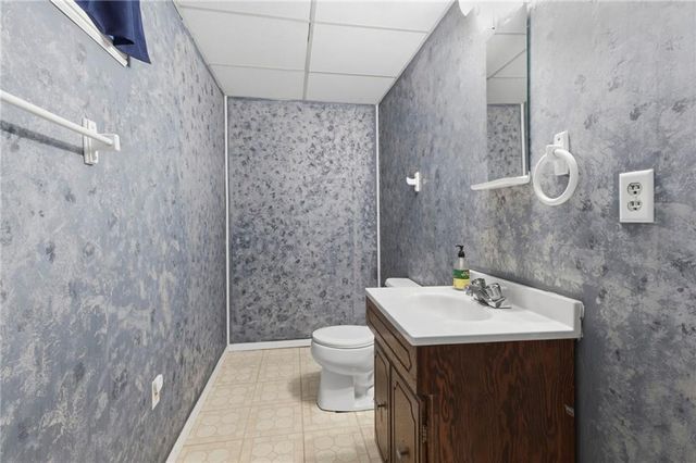 5212 NW Downing Street, Blue Springs, MO 64015