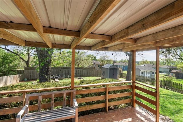5212 NW Downing Street, Blue Springs, MO 64015