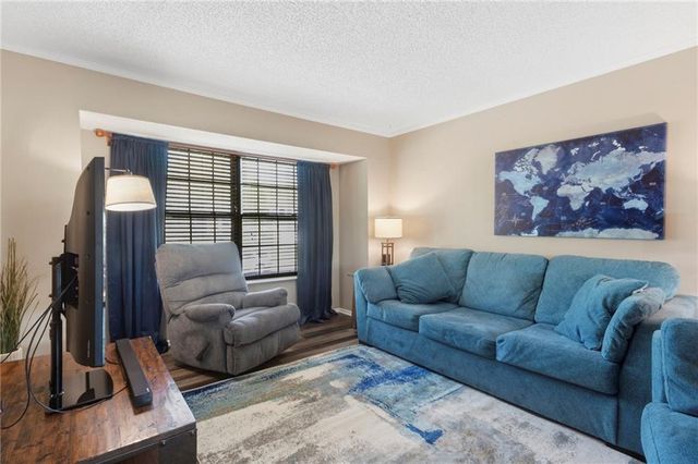 5212 NW Downing Street, Blue Springs, MO 64015