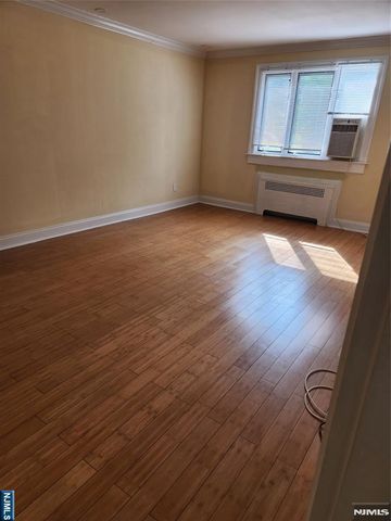 520 Broad Avenue 11, Englewood, NJ 07631