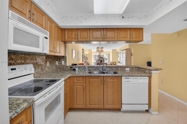 12540 Majesty Circle 208, Boynton Beach, FL 33437