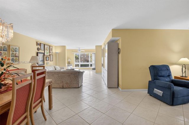 12540 Majesty Circle 208, Boynton Beach, FL 33437