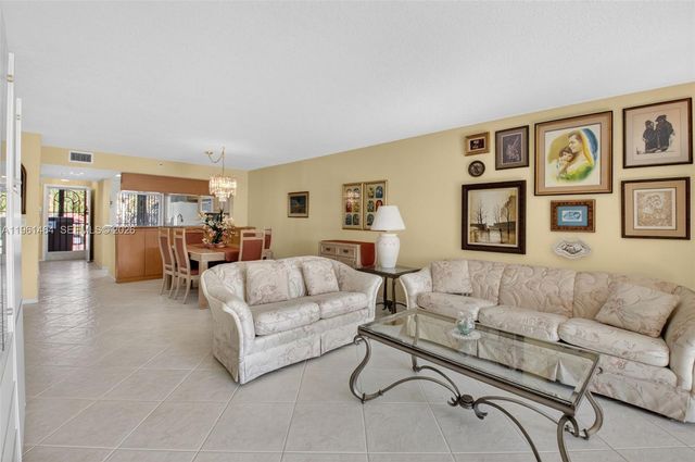 12540 Majesty Circle 208, Boynton Beach, FL 33437