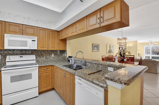 12540 Majesty Circle 208, Boynton Beach, FL 33437